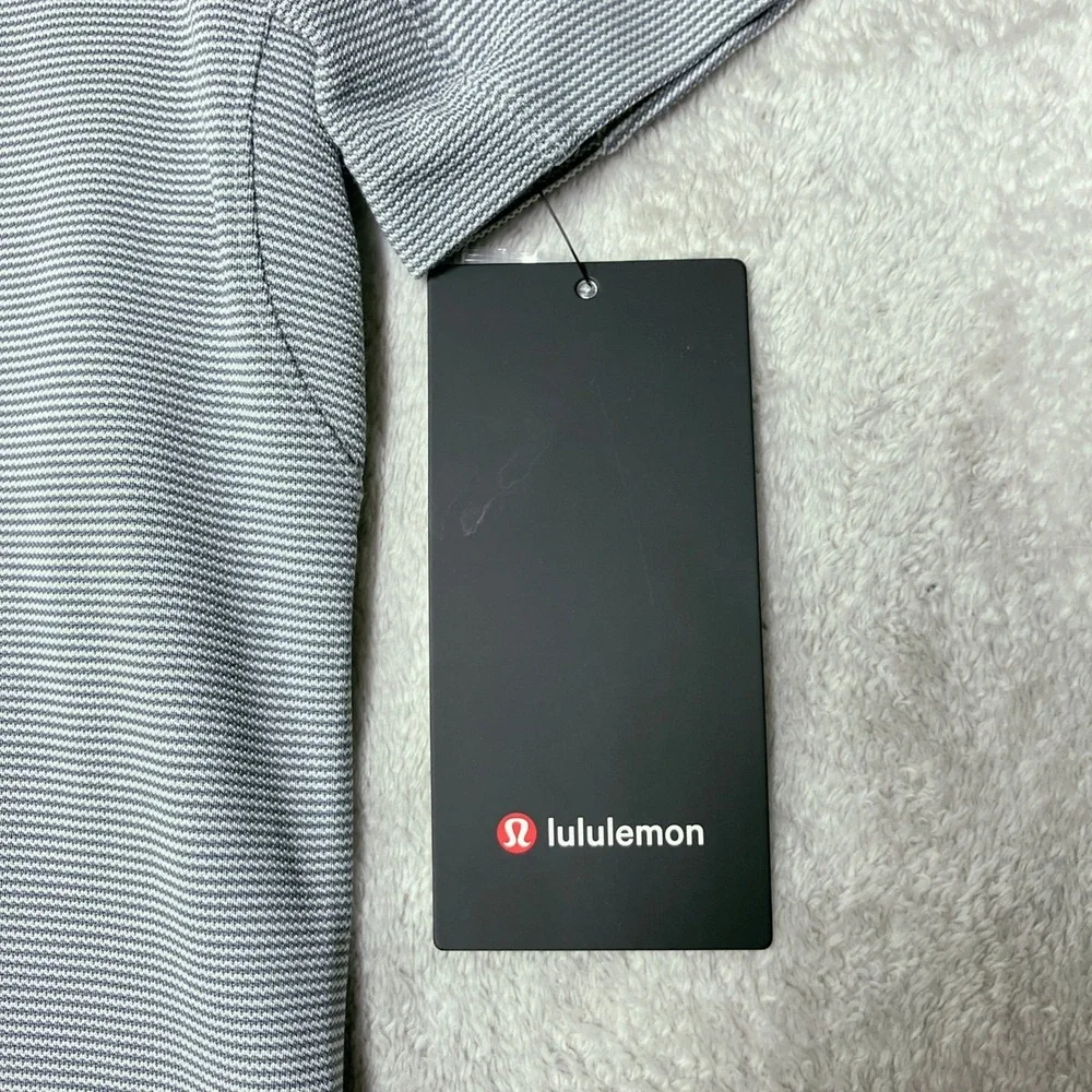 NWT Lululemon Mens Tech Pique Polo Shirt Gray Striped LM3CFPS Size M